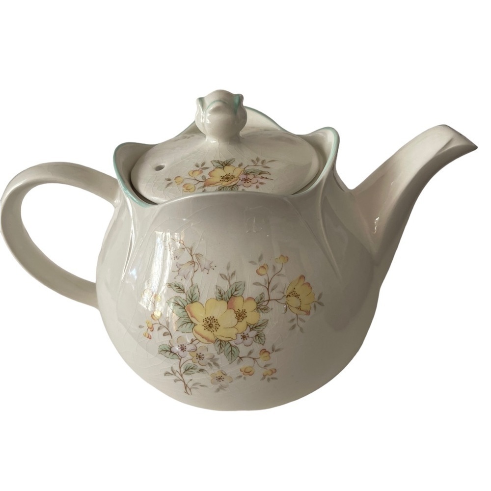 Sadler English yellow floral teapot vintage mid- century 4 cup